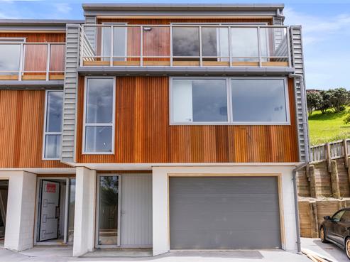 24 Silvereye Way, Johnsonville