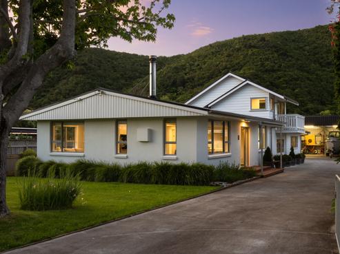 22 Beach Road, Waikawa