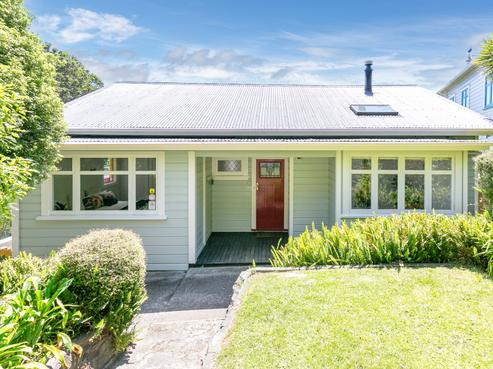 32 Volga Street, Island Bay