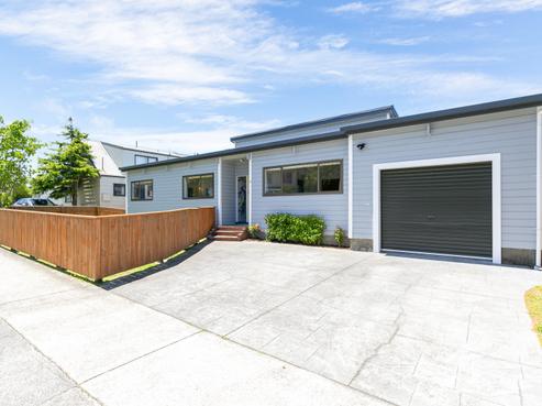 81 Fyvie Avenue, Tawa