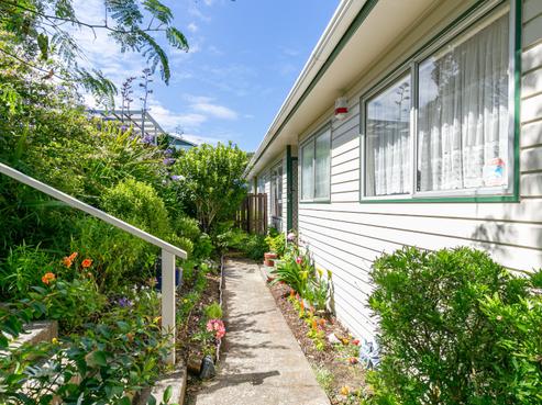 15A Florio Terrace, Tawa
