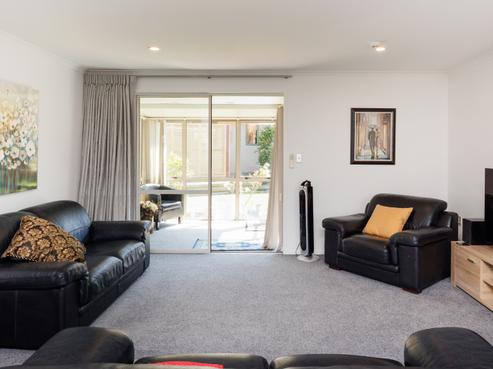 3 Foxtail Fern, Kelvin Grove