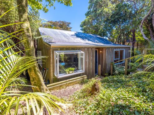 90 Queens Drive, Oneroa