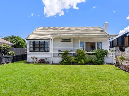 64 Premier Avenue, Point Chevalier
