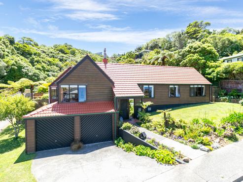 25 Thatcher Crescent, Crofton Downs