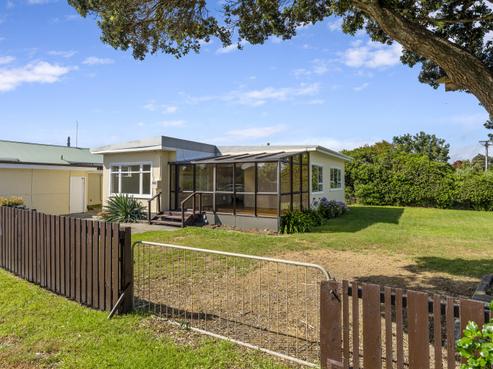 1 Toi Street, Otaki Beach