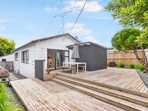 2/141 Verbena Road, Birkdale