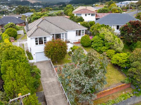 5 Larsen Crescent, Tawa