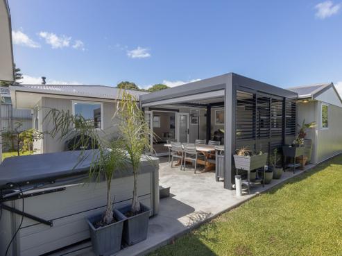 2 Martin Road, Paraparaumu Beach