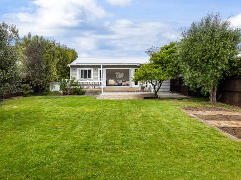 11 Kitchener Road, Sandringham