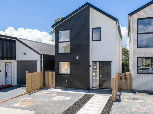20 Paretao Street, Massey