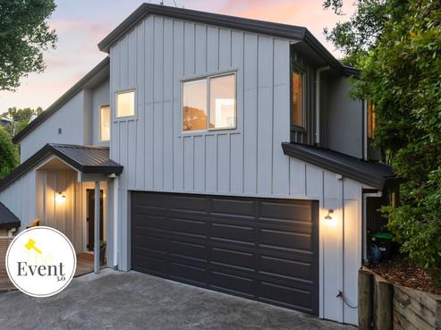 2/96 Beach Road, Castor Bay