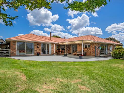 121 Owhiwa Road, Parua Bay
