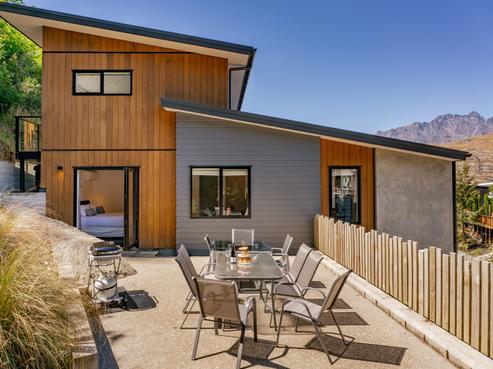 12 Saint Lauras Lane, Queenstown Central