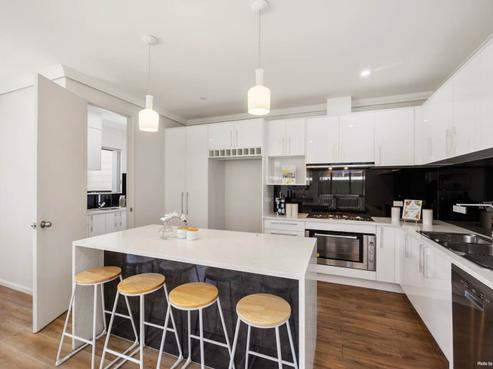 4 Eastfield Avenue, Flat Bush