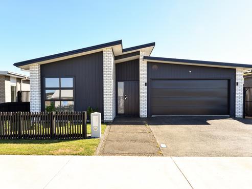 33 Overton Street, Rototuna North