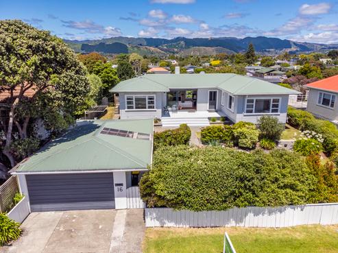 16 Francis Road, Paraparaumu Beach