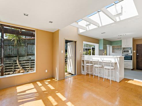 603 East Coast Road, Browns Bay