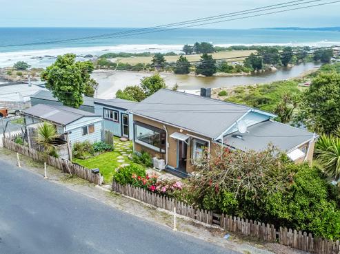 8 Scroggs Hill Road, Brighton