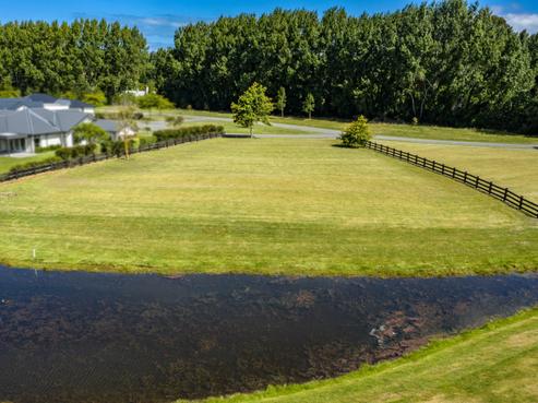 58 Mapleham Drive, Pegasus