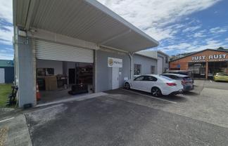 Immaculate Workshop for Lease