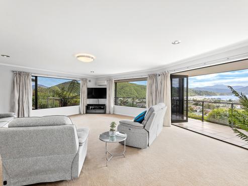 10 Moana Heights, Waikawa