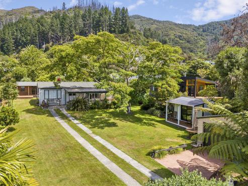 19 Phillips Road, Anakiwa and Surrounds