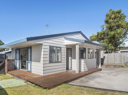 38B Meadowland Street, Matua