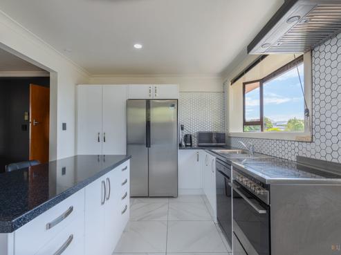 14 Sherratt Street, West End