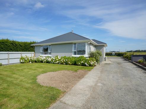 73 East Road, Ascot