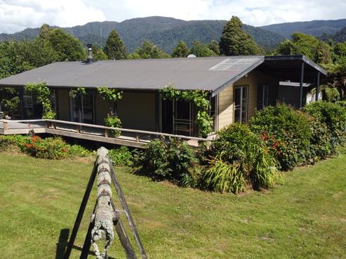 63 Stewart Street, Ross