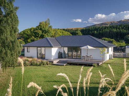 153 Main Road, Luggate