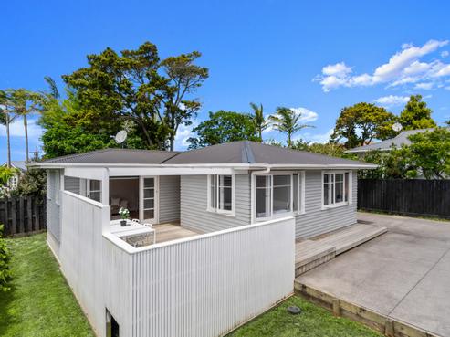 16A Fairfax Avenue, Northcote