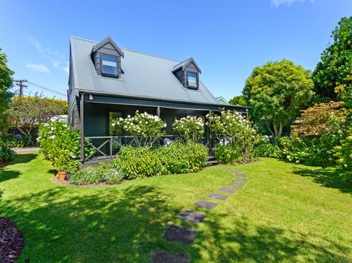 3 Henare Street, Waikanae Beach