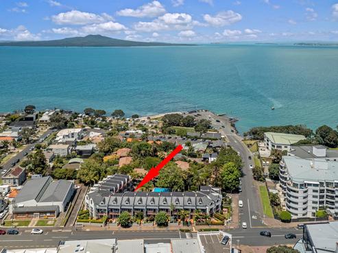 9/177 Hurstmere Road, Takapuna