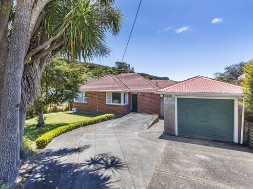 24 Larsen Crescent, Tawa