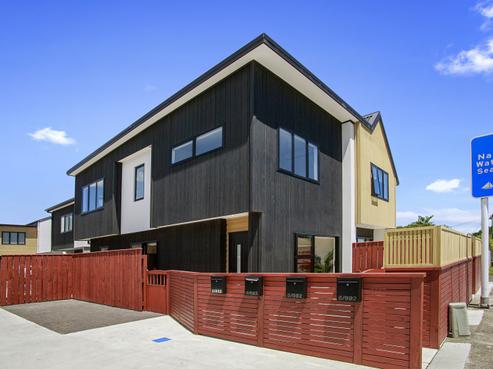 2/892 High Street, Avalon