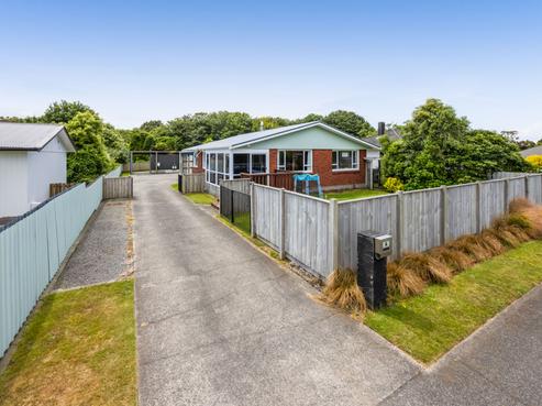 44 Oberon Street, Stratford