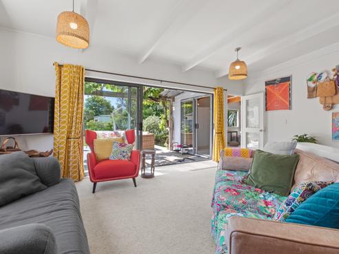 39 Tiromoana Road, Raumati South