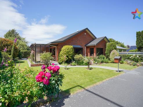195 Queens Drive, Windsor