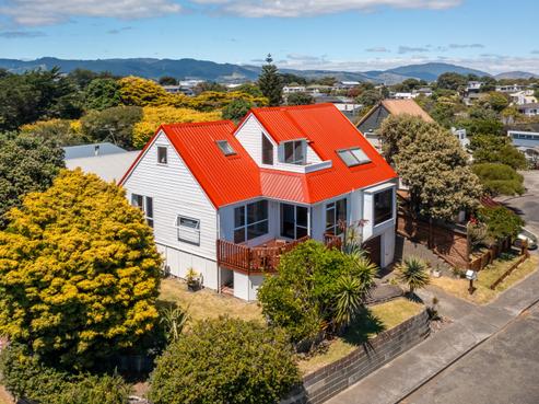 2 Bermuda Grove, Paraparaumu Beach
