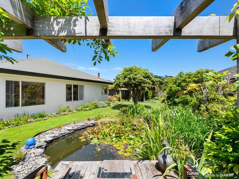 6 Lingard Grove, Brooklyn