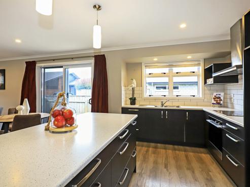 4E Read Crescent, Clive