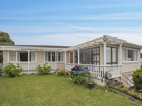 12 Lane Crescent, Tawa