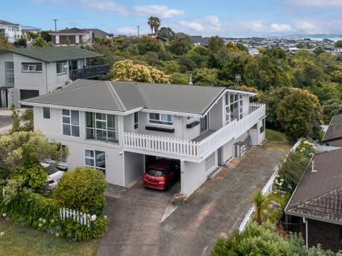 93 Glamorgan Drive, Torbay