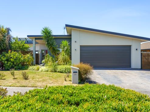 35 Simpson Crescent, Raumati Beach