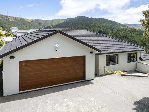 72 Downing Street, Crofton Downs