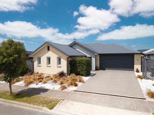 18 Arahura Road, Pegasus