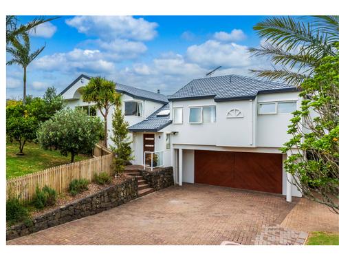 8 Caversham Drive, Torbay