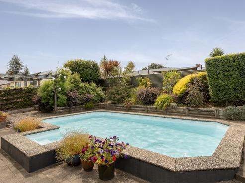 17 Glenfield Place, Brookfield
